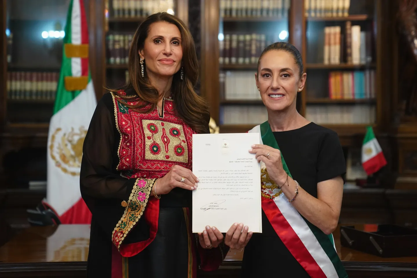 Claudia Sheinbaum da la bienvenida a la nueva Embajadora de Palestina en México